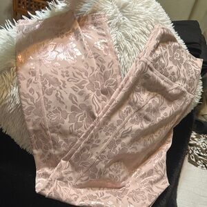 PURELUXE Fabletics Pink and Rose Gold Floral Ankle Leggings